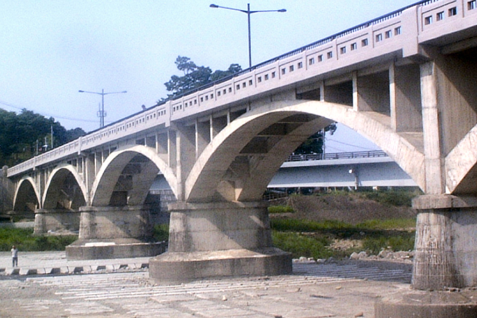Higashi-Akiru Bridge, Durability Enhancement of Historical Bridge